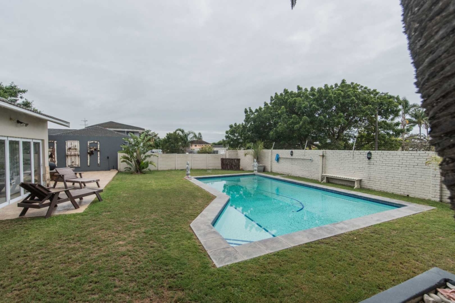 8 Bedroom Property for Sale in Summerstrand Eastern Cape